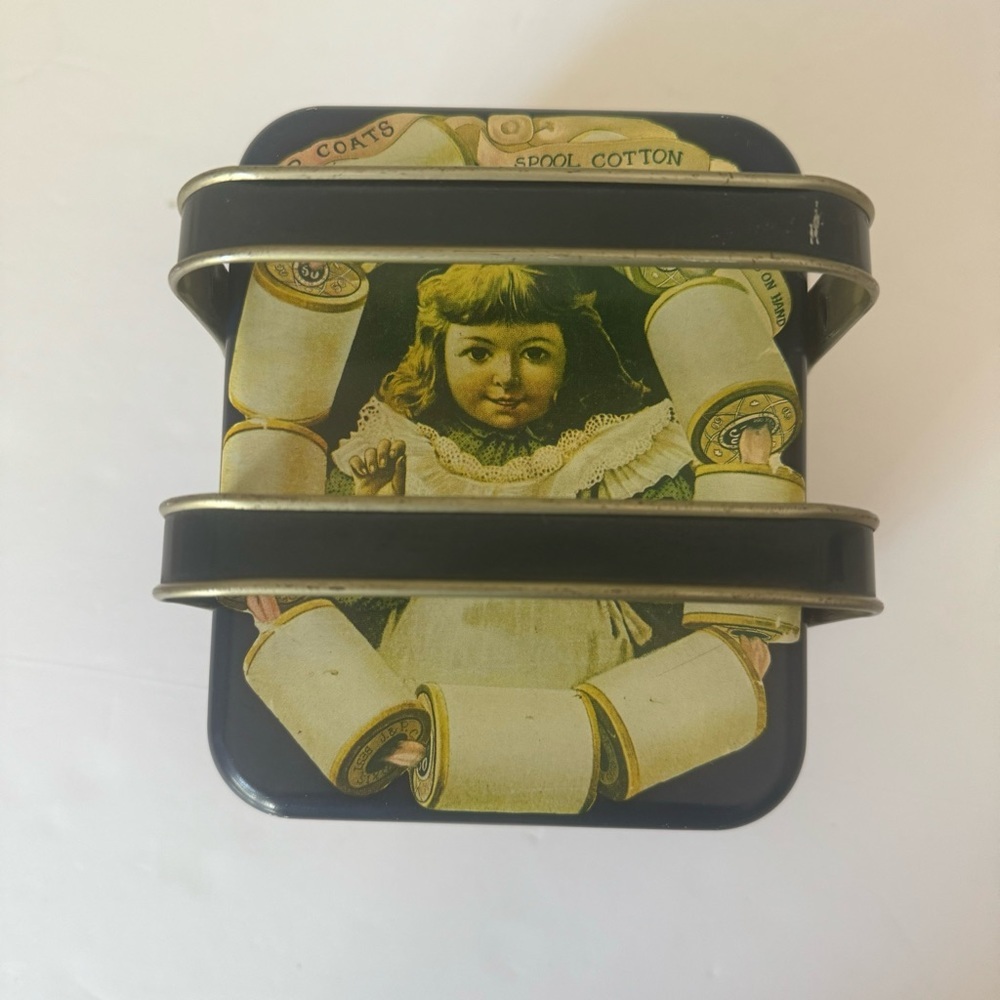 J & P COATS Vintage Tin Sewing Thread Box - Picture 9 of 15